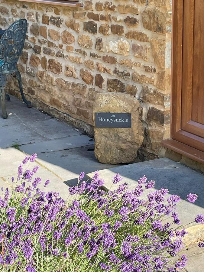 Honeysuckle Cottage - Hillside Holiday Cottages, Cotswolds Warmington Exteriér fotografie